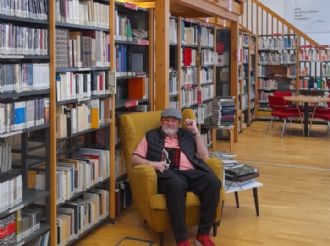 El acervo literario de Corprens Editora ya forma parte de la Biblioteca Juan Gelman en Viena