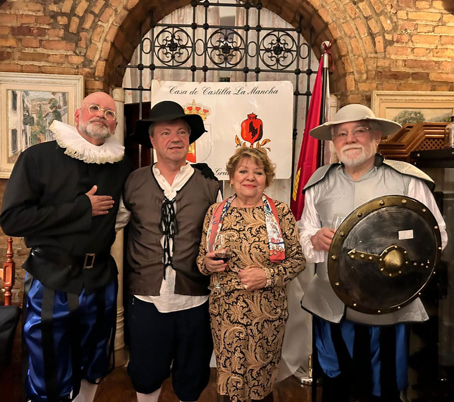 Miguel de Cervantes, Don Quijote y Sancho Panza visitan en Granada la casa de Castilla La Mancha