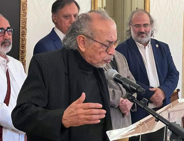 Hugo Rivella recibió la Medalla Fray Luis de León de Poesía Iberoamericana