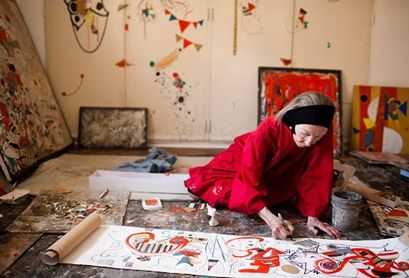 Ides Kihlen cumple 108 años y es la pintora en actividad más longeva del arte argentino